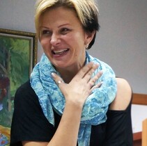 Стелла Кирсанова